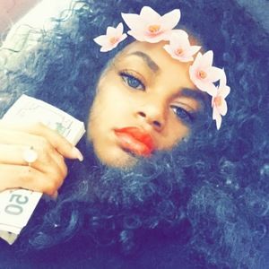 Meet your Posher, Shaina